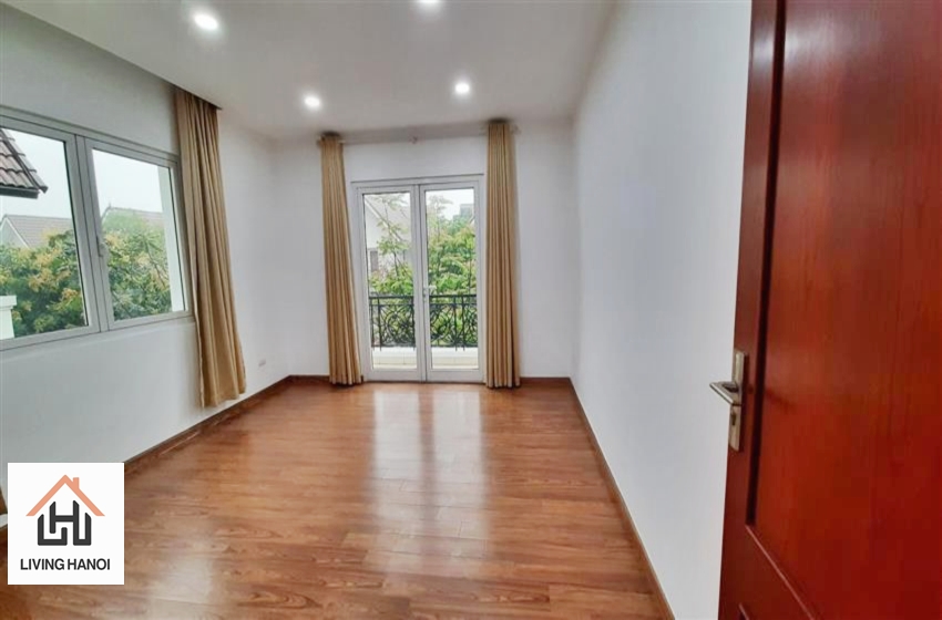 Bright 04 bedroom house for rent in Vinhomes Riverside, Long Bien, Hanoi Bright 04 bedroom house for rent in Vinhomes Riverside, Long Bien, Hanoi