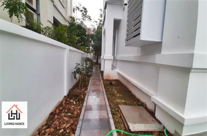 Bright 04 bedroom house for rent in Vinhomes Riverside, Long Bien, Hanoi Bright 04 bedroom house for rent in Vinhomes Riverside, Long Bien, Hanoi