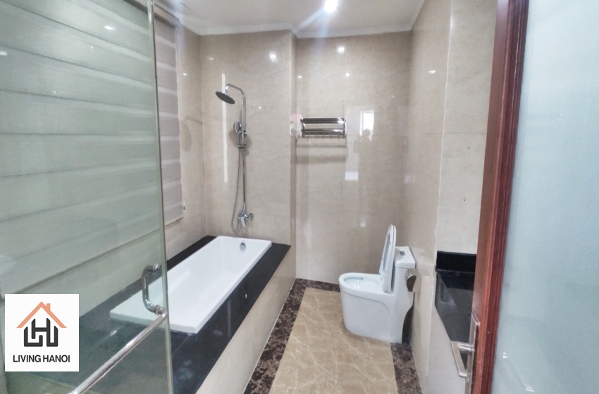 Bright 04 bedroom house for rent in Vinhomes Riverside, Long Bien, Hanoi Bright 04 bedroom house for rent in Vinhomes Riverside, Long Bien, Hanoi