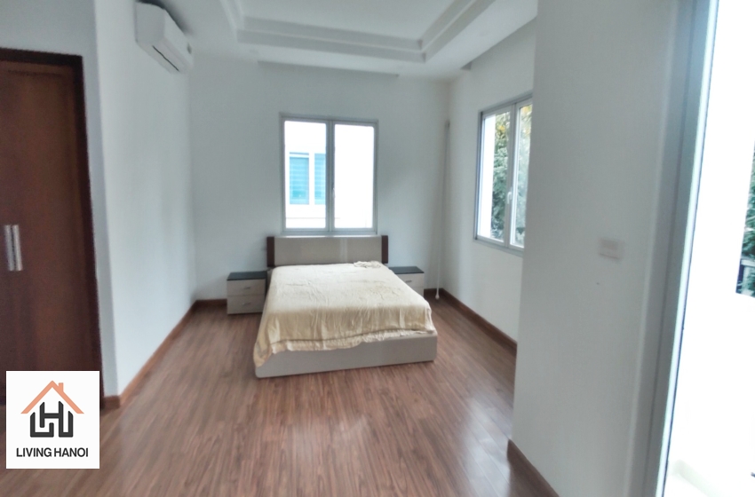 Bright 04 bedroom house for rent in Vinhomes Riverside, Long Bien, Hanoi Bright 04 bedroom house for rent in Vinhomes Riverside, Long Bien, Hanoi