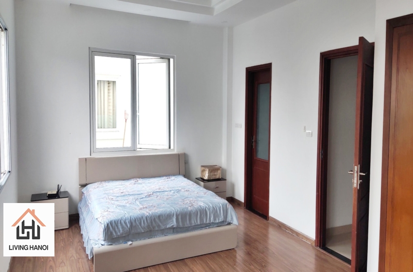 Bright 04 bedroom house for rent in Vinhomes Riverside, Long Bien, Hanoi Bright 04 bedroom house for rent in Vinhomes Riverside, Long Bien, Hanoi