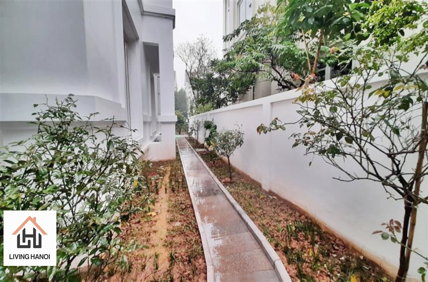 Bright 04 bedroom house for rent in Vinhomes Riverside, Long Bien, Hanoi Bright 04 bedroom house for rent in Vinhomes Riverside, Long Bien, Hanoi