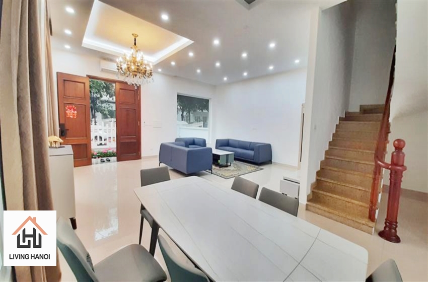 Bright 04 bedroom house for rent in Vinhomes Riverside, Long Bien, Hanoi Bright 04 bedroom house for rent in Vinhomes Riverside, Long Bien, Hanoi