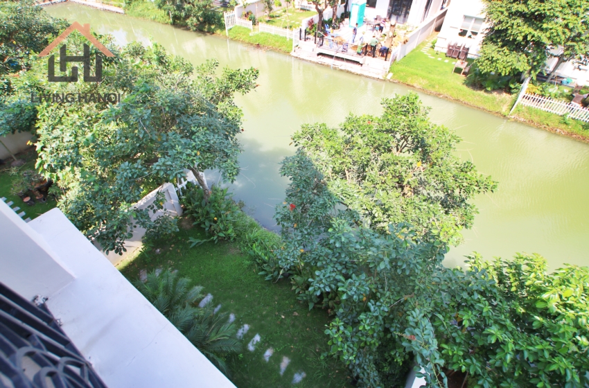 Bright and modern 4 bedroom villa in Vinhome Riverside, Hanoi Bright and modern 4 bedroom villa in Vinhome Riverside, Hanoi