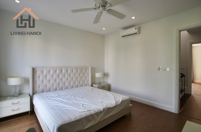 Bright and modern 4 bedroom villa in Vinhome Riverside, Hanoi Bright and modern 4 bedroom villa in Vinhome Riverside, Hanoi