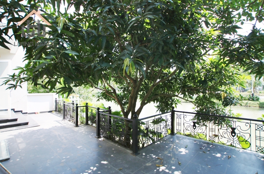 Bright and modern villa for rent in Vinhomes Riverside, Hanoi Bright and modern villa for rent in Vinhomes Riverside, Hanoi