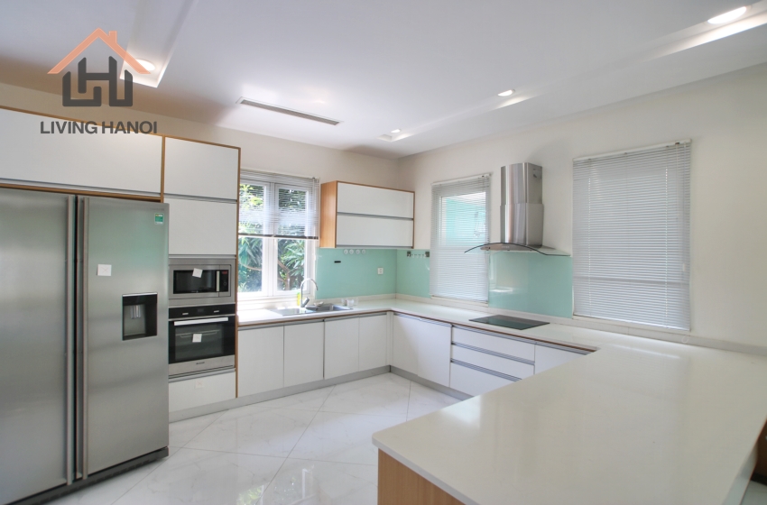 Bright and modern villa for rent in Vinhomes Riverside, Hanoi Bright and modern villa for rent in Vinhomes Riverside, Hanoi