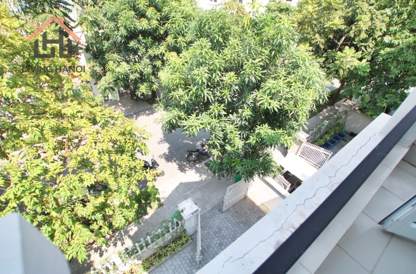 Bright and modern villa for rent in Vinhomes Riverside, Hanoi Bright and modern villa for rent in Vinhomes Riverside, Hanoi