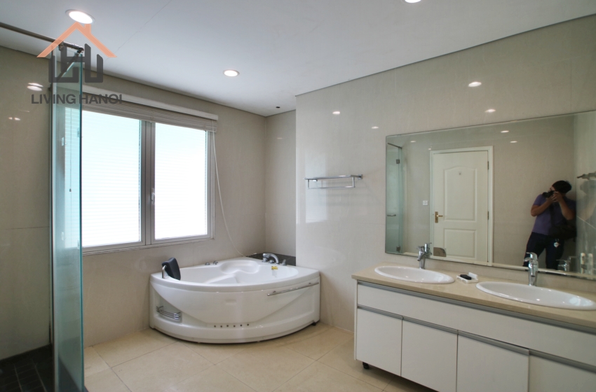 Bright and modern villa for rent in Vinhomes Riverside, Hanoi Bright and modern villa for rent in Vinhomes Riverside, Hanoi
