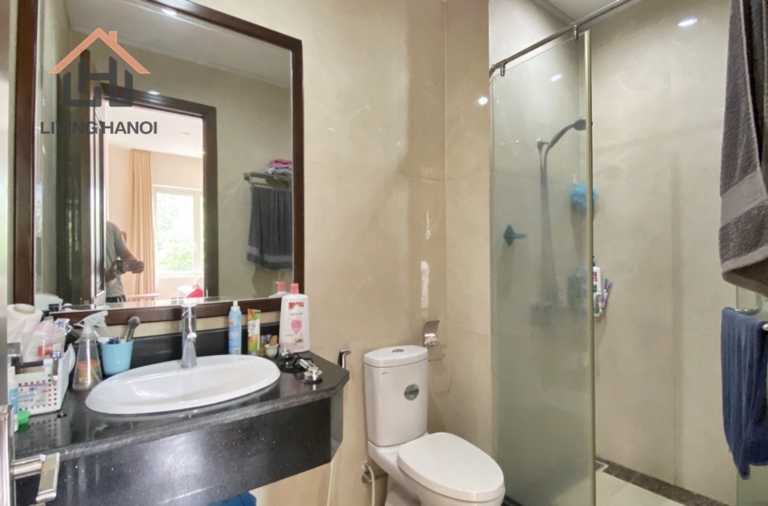 Bright house with lake view for rent in Vinhomes Riverside, Hanoi Bright house with lake view for rent in Vinhomes Riverside, Hanoi