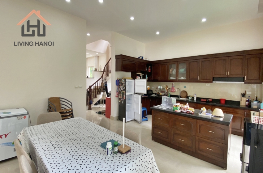 Bright house with lake view for rent in Vinhomes Riverside, Hanoi Bright house with lake view for rent in Vinhomes Riverside, Hanoi
