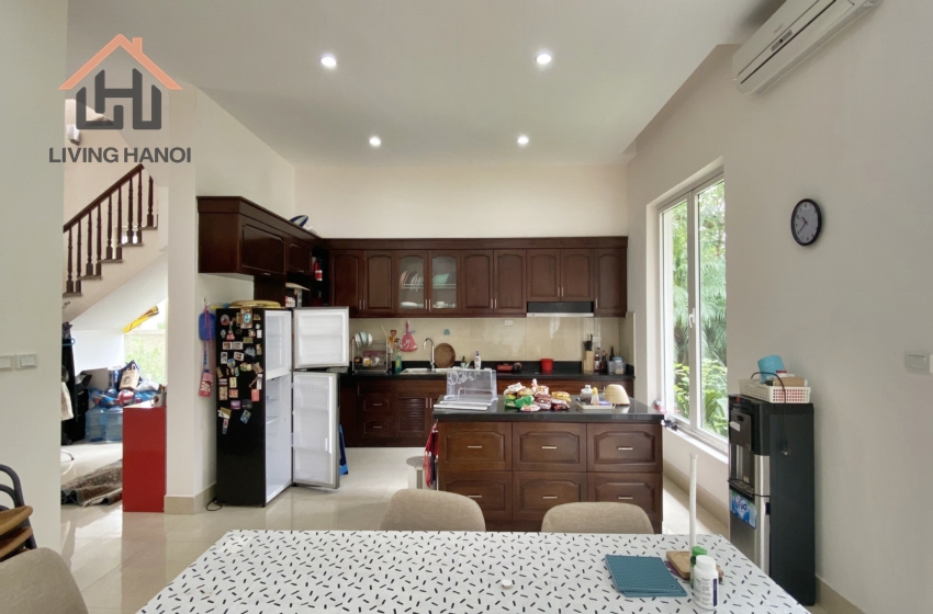 Bright house with lake view for rent in Vinhomes Riverside, Hanoi Bright house with lake view for rent in Vinhomes Riverside, Hanoi