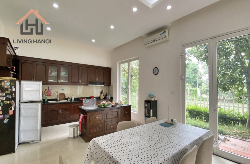 Bright house with lake view for rent in Vinhomes Riverside, Hanoi Bright house with lake view for rent in Vinhomes Riverside, Hanoi