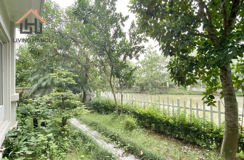 Bright house with lake view for rent in Vinhomes Riverside, Hanoi Bright house with lake view for rent in Vinhomes Riverside, Hanoi
