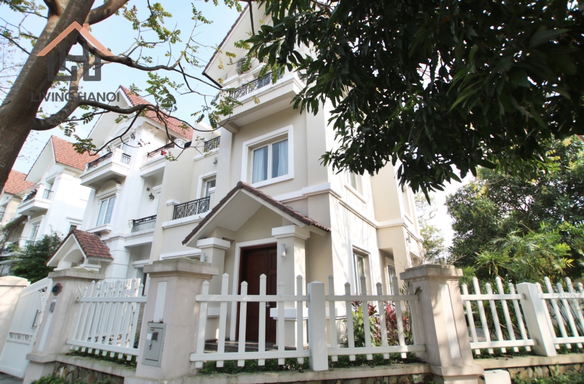 Bright villa for rent in Vinhomes Riverside, Hanoi Bright villa for rent in Vinhomes Riverside, Hanoi