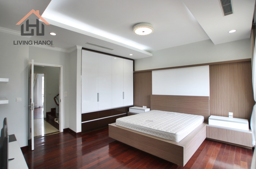 Bright villa for rent in Vinhomes Riverside, Hanoi Bright villa for rent in Vinhomes Riverside, Hanoi