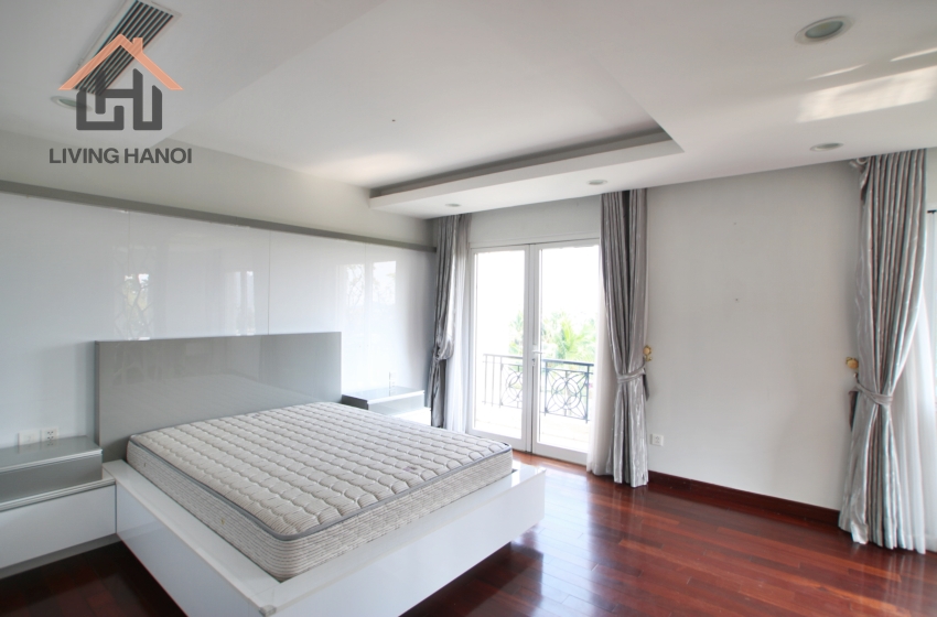 Bright villa for rent in Vinhomes Riverside, Hanoi Bright villa for rent in Vinhomes Riverside, Hanoi
