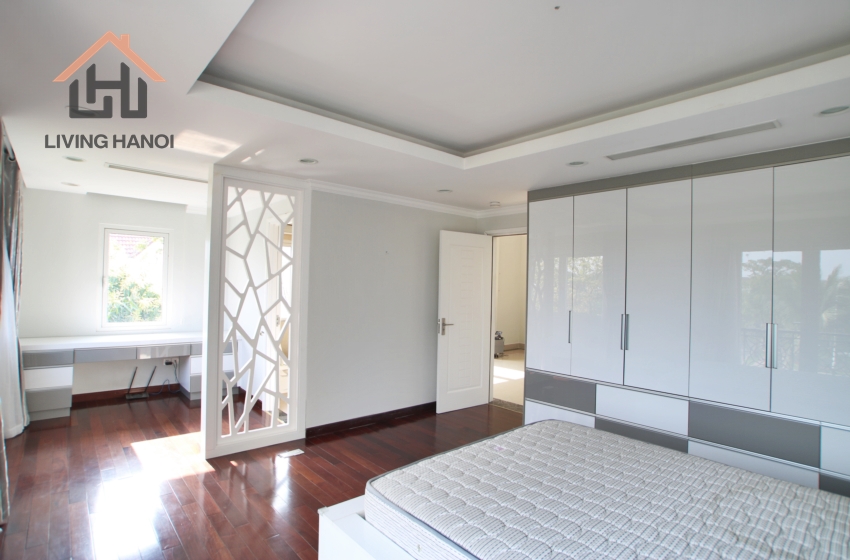 Bright villa for rent in Vinhomes Riverside, Hanoi Bright villa for rent in Vinhomes Riverside, Hanoi