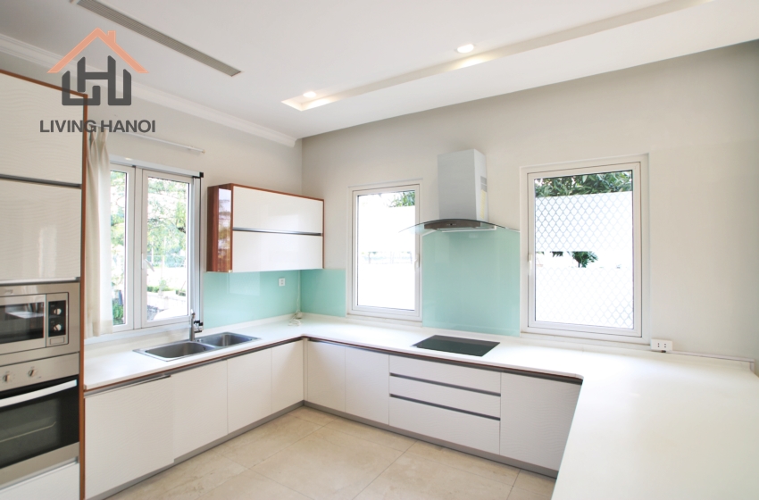 Bright villa for rent in Vinhomes Riverside, Hanoi Bright villa for rent in Vinhomes Riverside, Hanoi