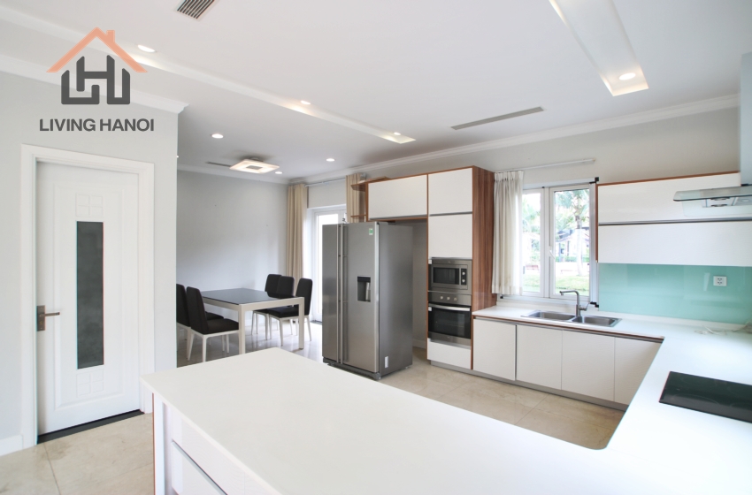 Bright villa for rent in Vinhomes Riverside, Hanoi Bright villa for rent in Vinhomes Riverside, Hanoi