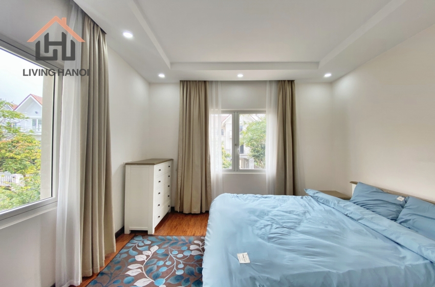 Budget 4 bedroom villa for rent in Vinhomes Riverside, Hanoi Budget 4 bedroom villa for rent in Vinhomes Riverside, Hanoi