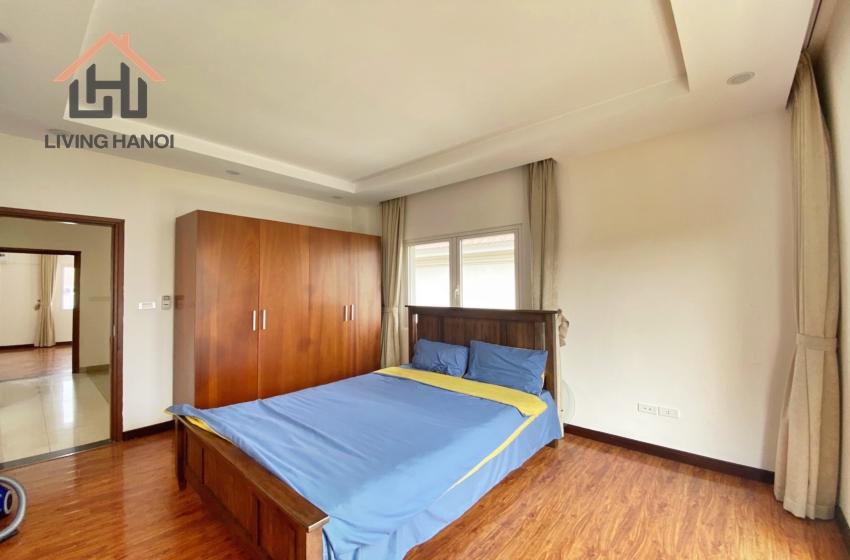 Budget 4 bedroom villa for rent in Vinhomes Riverside, Hanoi Budget 4 bedroom villa for rent in Vinhomes Riverside, Hanoi