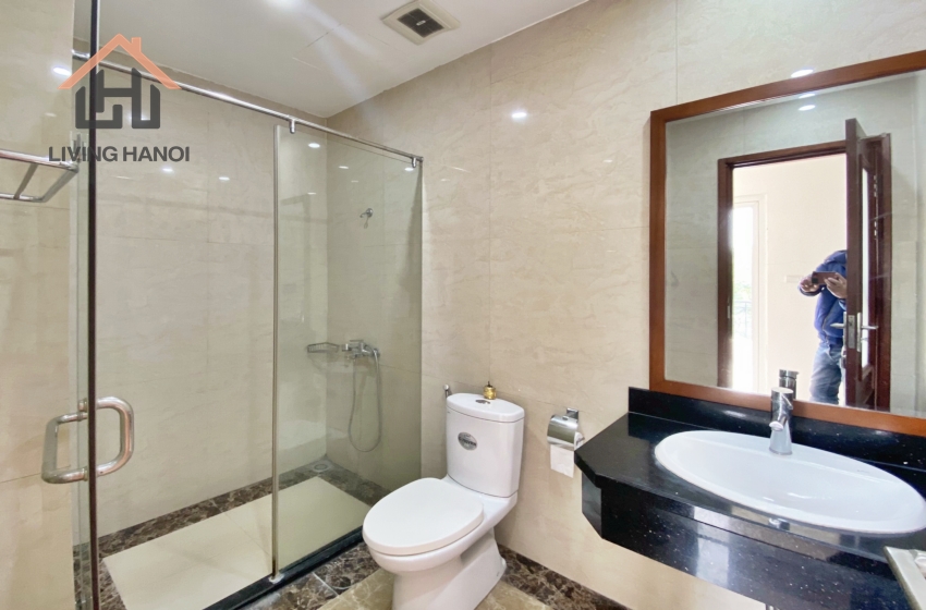 Budget 4 bedroom villa for rent in Vinhomes Riverside, Hanoi Budget 4 bedroom villa for rent in Vinhomes Riverside, Hanoi