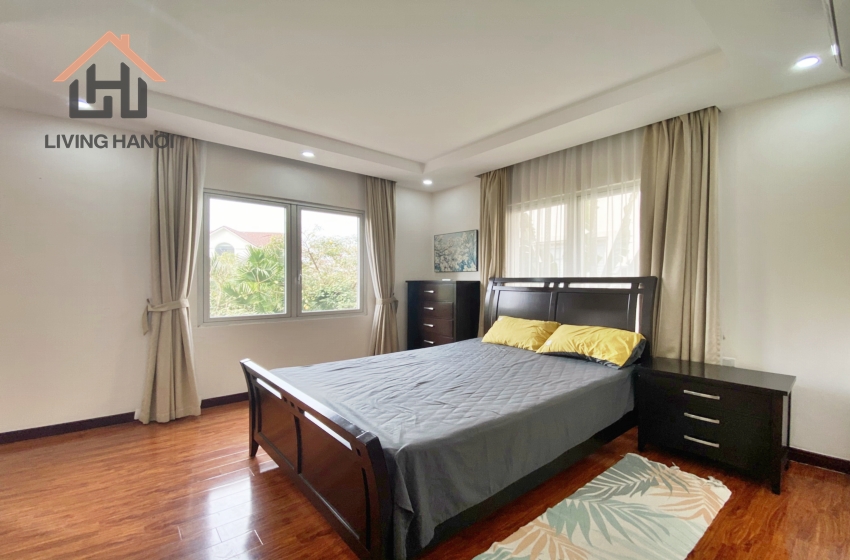 Budget 4 bedroom villa for rent in Vinhomes Riverside, Hanoi Budget 4 bedroom villa for rent in Vinhomes Riverside, Hanoi