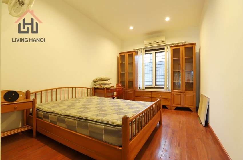 Bungalow house for rent with huge garden in Tay Ho, Hanoi Bungalow house for rent with huge garden in Tay Ho, Hanoi