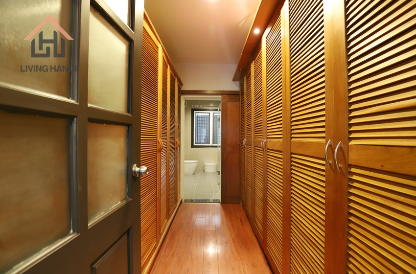 Bungalow house for rent with huge garden in Tay Ho, Hanoi Bungalow house for rent with huge garden in Tay Ho, Hanoi