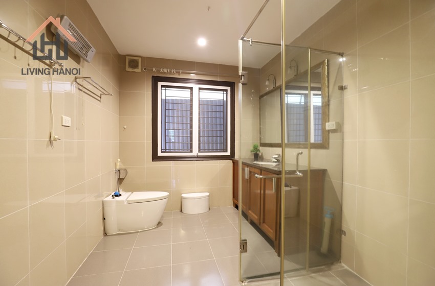 Bungalow house for rent with huge garden in Tay Ho, Hanoi Bungalow house for rent with huge garden in Tay Ho, Hanoi