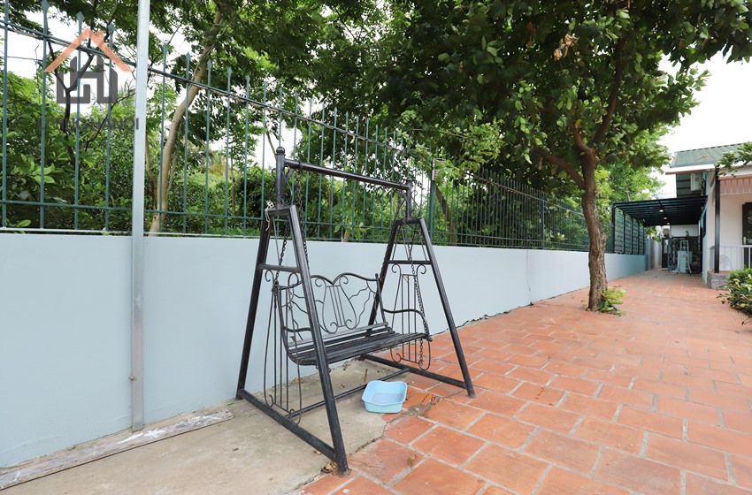 Bungalow house for rent with huge garden in Tay Ho, Hanoi Bungalow house for rent with huge garden in Tay Ho, Hanoi