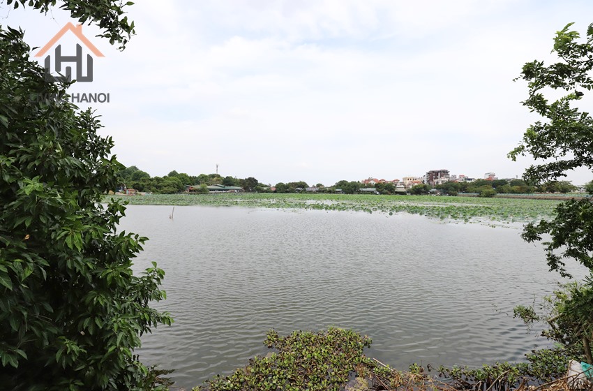 Bungalow house for rent with huge garden in Tay Ho, Hanoi Bungalow house for rent with huge garden in Tay Ho, Hanoi