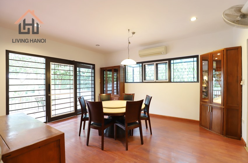 Bungalow house for rent with huge garden in Tay Ho, Hanoi Bungalow house for rent with huge garden in Tay Ho, Hanoi