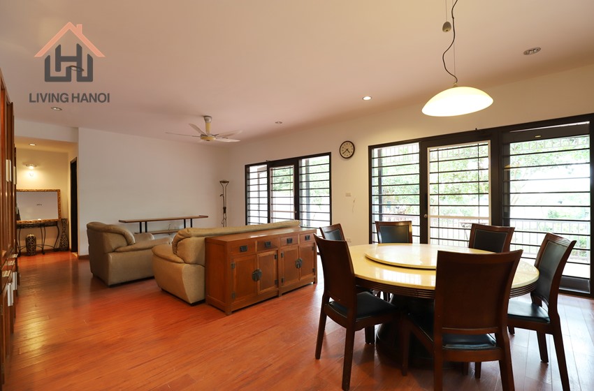 Bungalow house for rent with huge garden in Tay Ho, Hanoi Bungalow house for rent with huge garden in Tay Ho, Hanoi