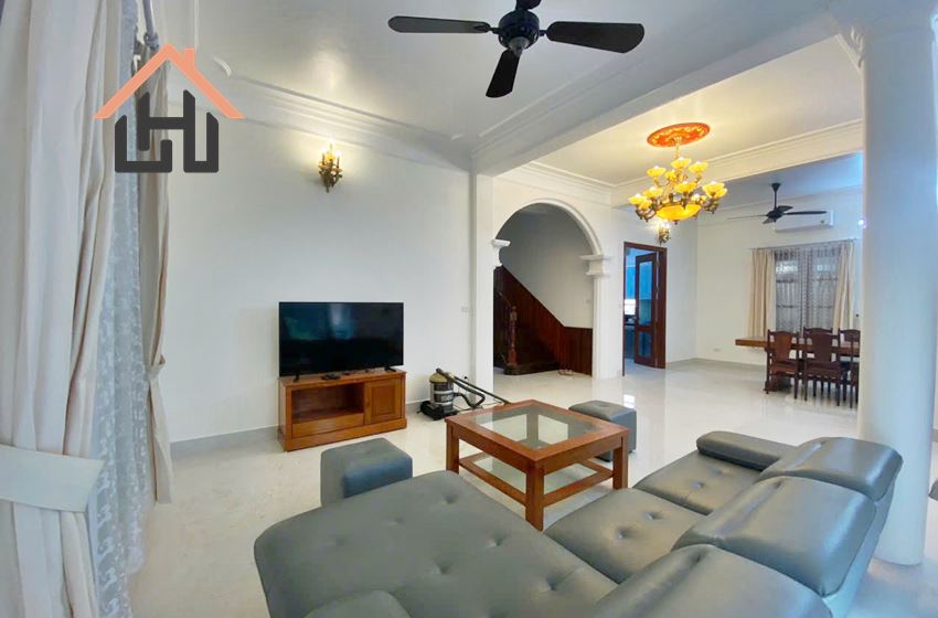 Classical house for rent in To Ngoc Van, Tay Ho, Hanoi Classical house for rent in To Ngoc Van, Tay Ho, Hanoi