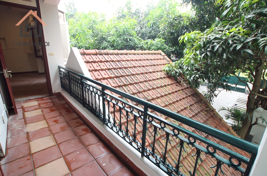 CONTEMPORARY FAMILY LIVING IN GREAT Tay Ho LOCATION CONTEMPORARY FAMILY LIVING IN GREAT Tay Ho LOCATION