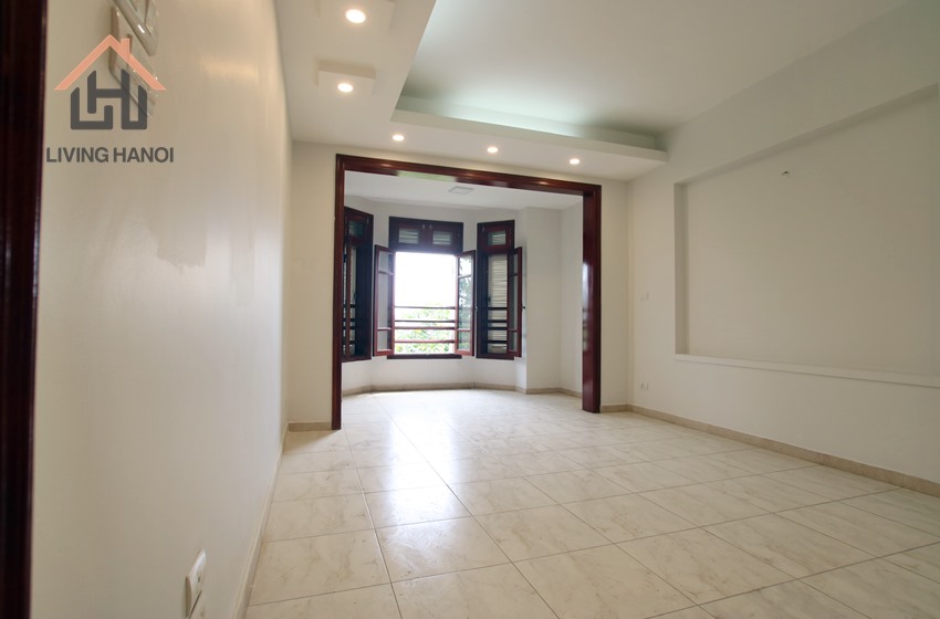 CONTEMPORARY FAMILY LIVING IN GREAT Tay Ho LOCATION CONTEMPORARY FAMILY LIVING IN GREAT Tay Ho LOCATION