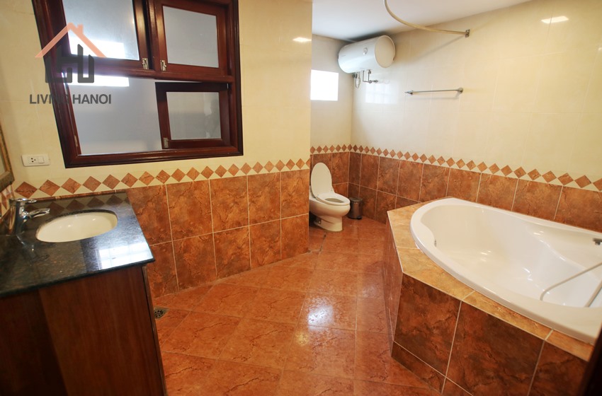 CONTEMPORARY FAMILY LIVING IN GREAT Tay Ho LOCATION CONTEMPORARY FAMILY LIVING IN GREAT Tay Ho LOCATION