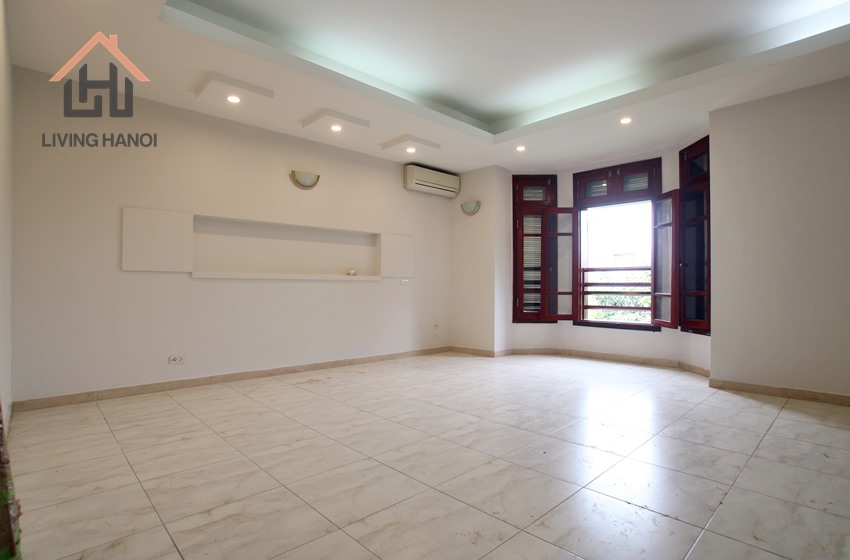 CONTEMPORARY FAMILY LIVING IN GREAT Tay Ho LOCATION CONTEMPORARY FAMILY LIVING IN GREAT Tay Ho LOCATION