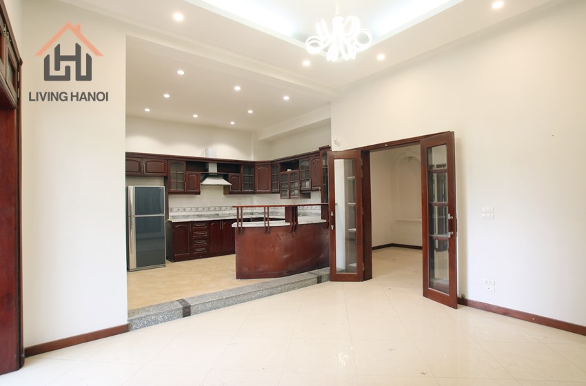 CONTEMPORARY FAMILY LIVING IN GREAT Tay Ho LOCATION CONTEMPORARY FAMILY LIVING IN GREAT Tay Ho LOCATION