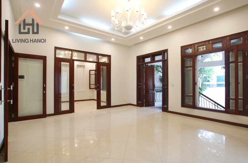 CONTEMPORARY FAMILY LIVING IN GREAT Tay Ho LOCATION CONTEMPORARY FAMILY LIVING IN GREAT Tay Ho LOCATION