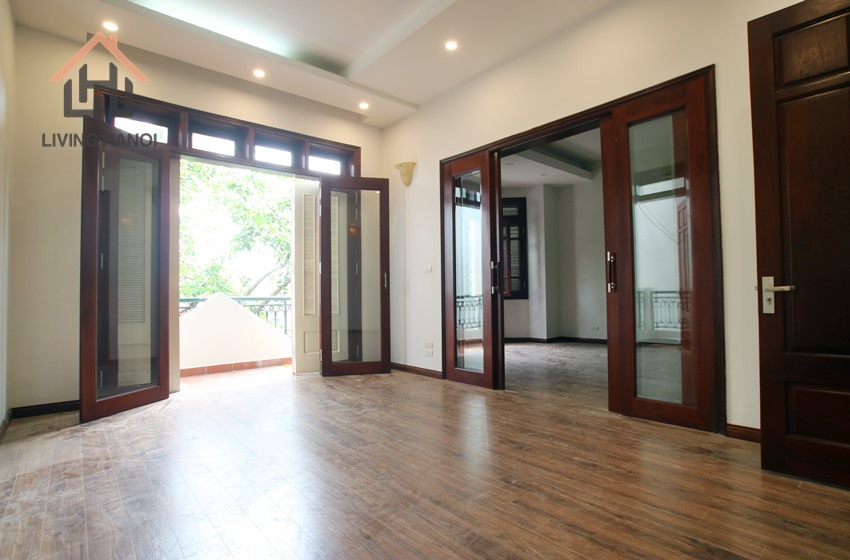 CONTEMPORARY FAMILY LIVING IN GREAT Tay Ho LOCATION CONTEMPORARY FAMILY LIVING IN GREAT Tay Ho LOCATION
