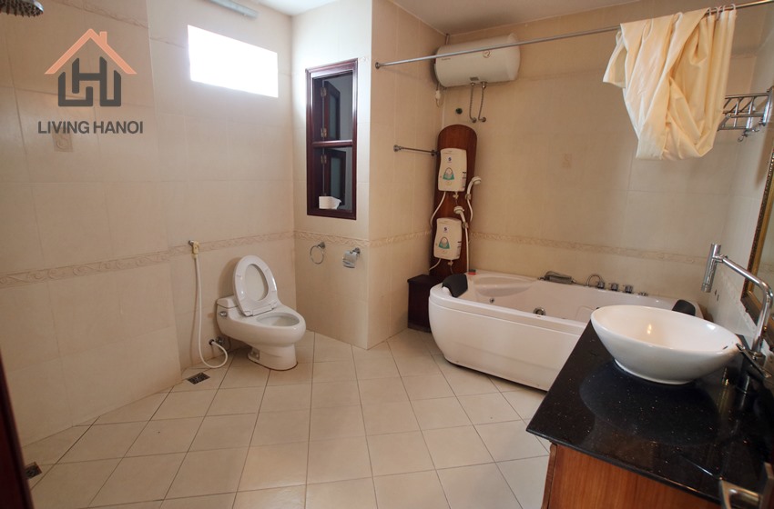 CONTEMPORARY FAMILY LIVING IN GREAT Tay Ho LOCATION CONTEMPORARY FAMILY LIVING IN GREAT Tay Ho LOCATION