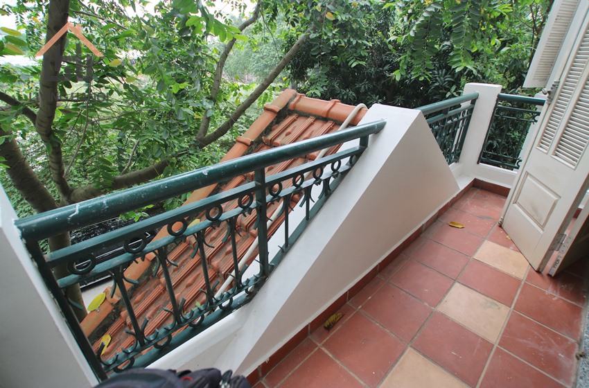 CONTEMPORARY FAMILY LIVING IN GREAT Tay Ho LOCATION CONTEMPORARY FAMILY LIVING IN GREAT Tay Ho LOCATION