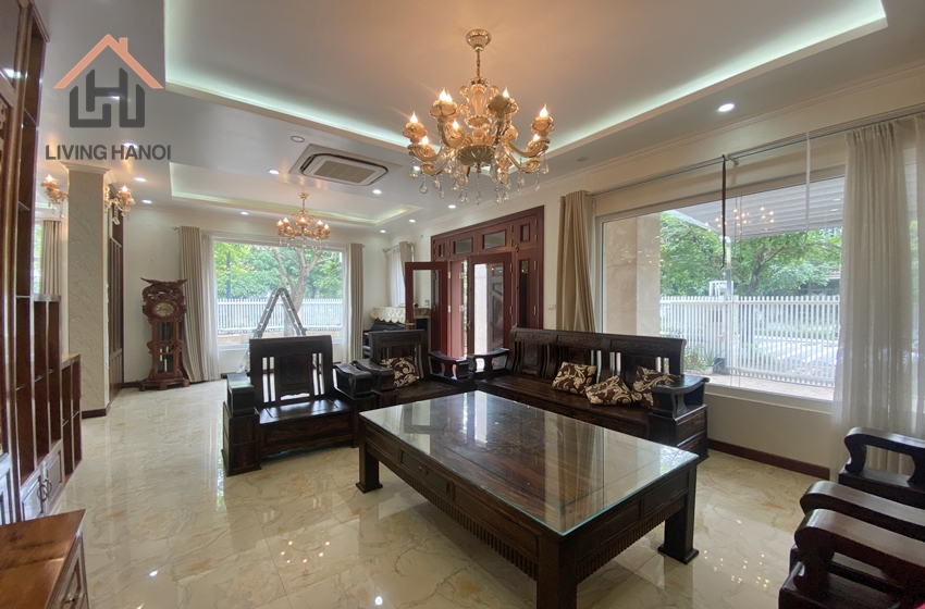 Corner villa with 4 bedrooms and yard in Ciputra, Hanoi Corner villa with 4 bedrooms and yard in Ciputra, Hanoi