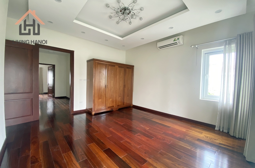 Corner villa with 4 bedrooms and yard in Ciputra, Hanoi Corner villa with 4 bedrooms and yard in Ciputra, Hanoi