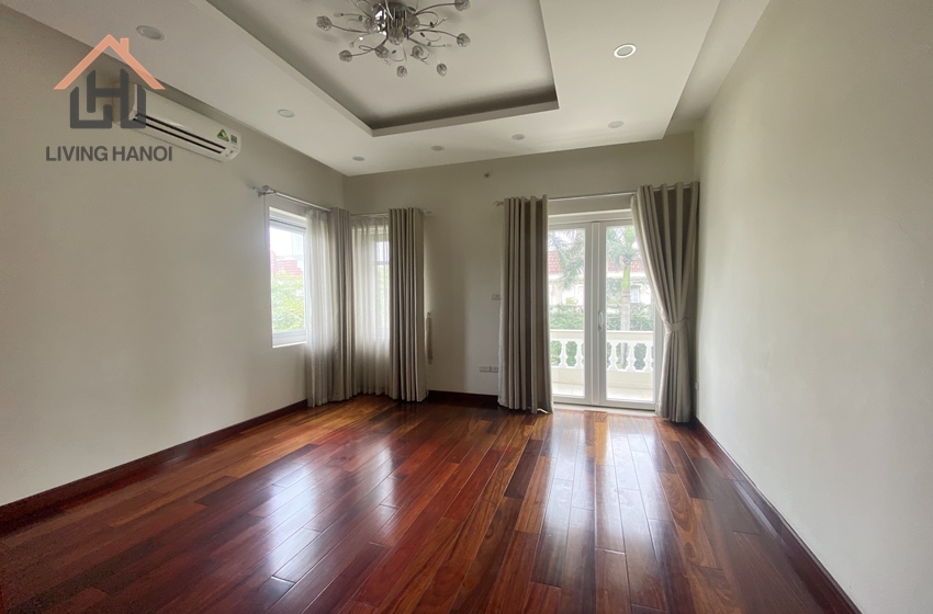 Corner villa with 4 bedrooms and yard in Ciputra, Hanoi Corner villa with 4 bedrooms and yard in Ciputra, Hanoi
