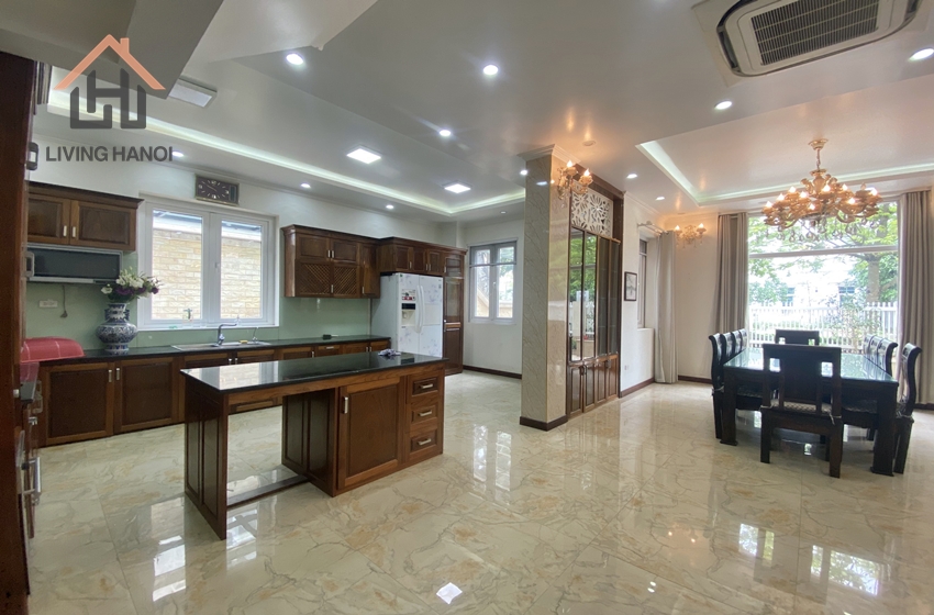 Corner villa with 4 bedrooms and yard in Ciputra, Hanoi Corner villa with 4 bedrooms and yard in Ciputra, Hanoi