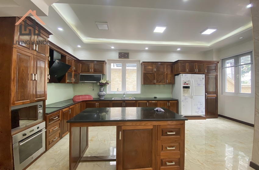 Corner villa with 4 bedrooms and yard in Ciputra, Hanoi Corner villa with 4 bedrooms and yard in Ciputra, Hanoi